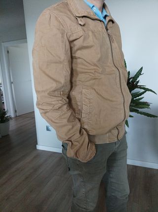 Cazadora pullandbear 
