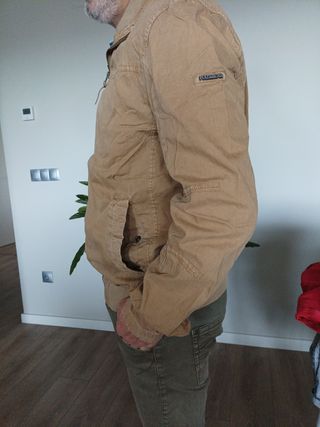 Cazadora pullandbear 