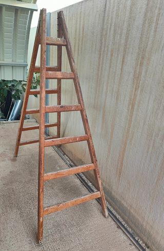 Escalera de madera