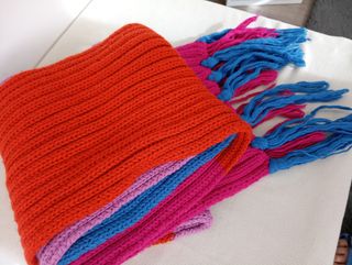 BONITA BUFANDA DE PUNTO