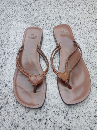 Sandalia piel zara 