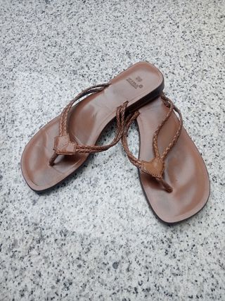 Sandalia piel zara 