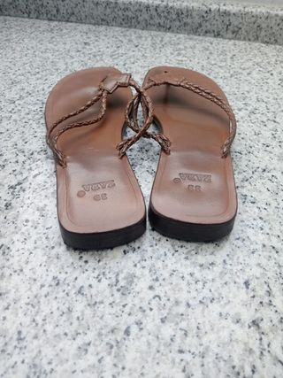 Sandalia piel zara 