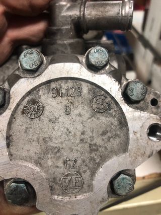 Bomba dirección vw passat 7690955102