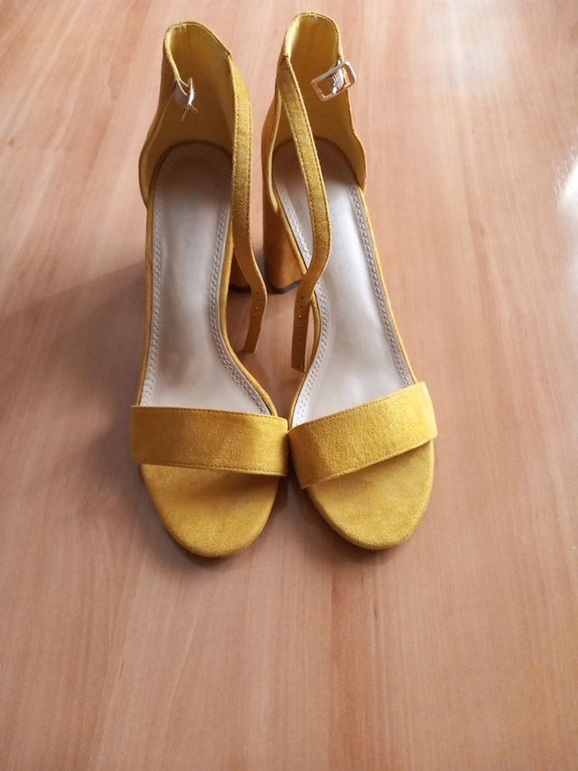 Zapatos tacón nº 40 sin estrenar
