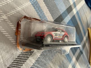 Modellino Mitsubishi Dakar 2004 S. Peterhansel 
