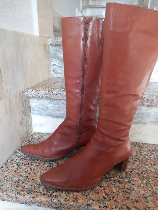Botas altas piel marrón