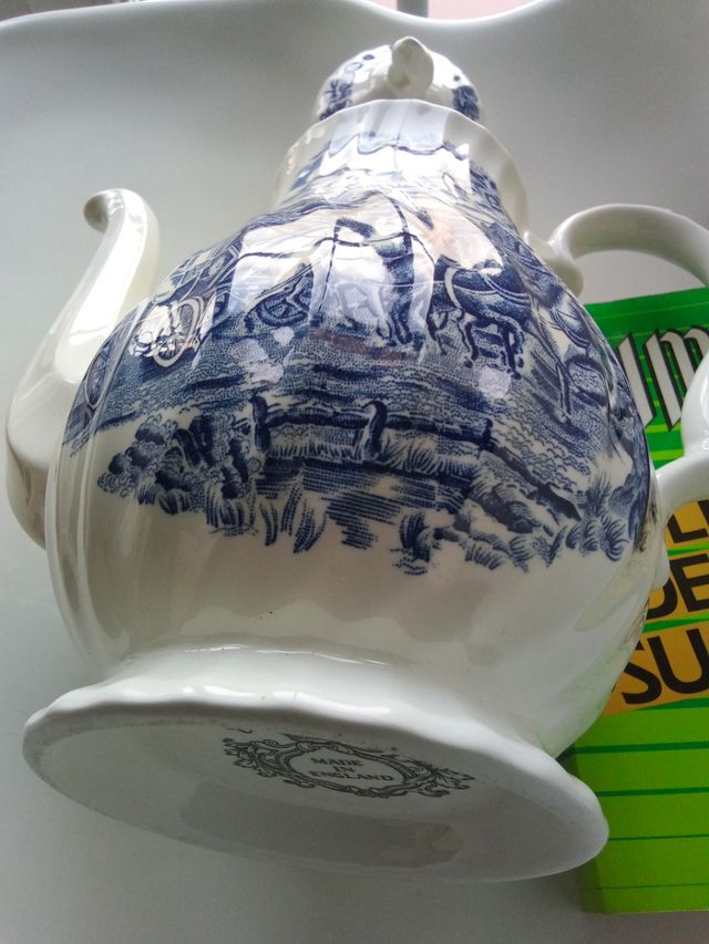 TEIERA IN PORCELLANA INGLESE