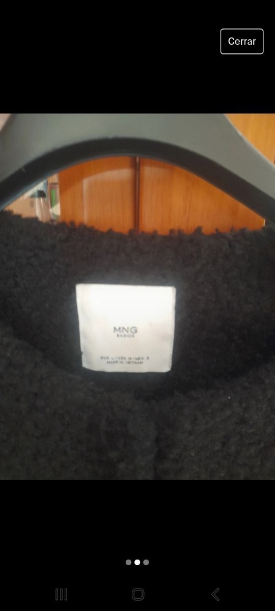 abrigo negro de Mango