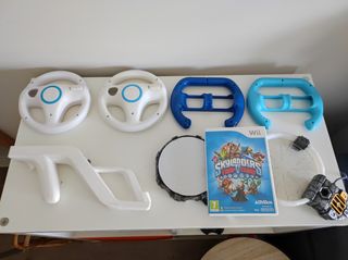 Volantes y pistola Wii + juego skylander