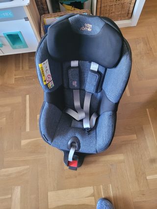 Urge venta por mudanza. 
Silla niños coche