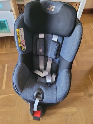 Urge venta por mudanza. 
Silla niños coche