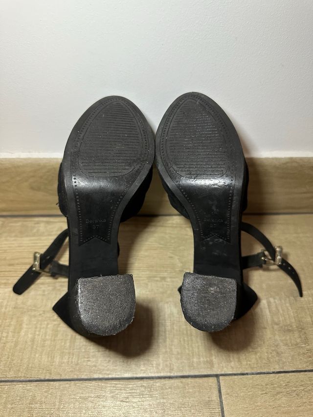 Tacones Bershka
