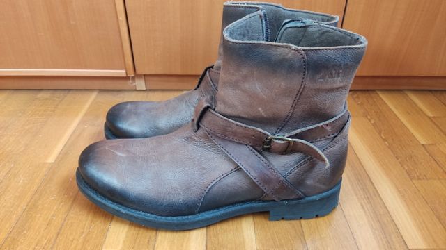 BOTAS DE CUERO