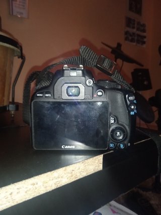 CANON 100D
