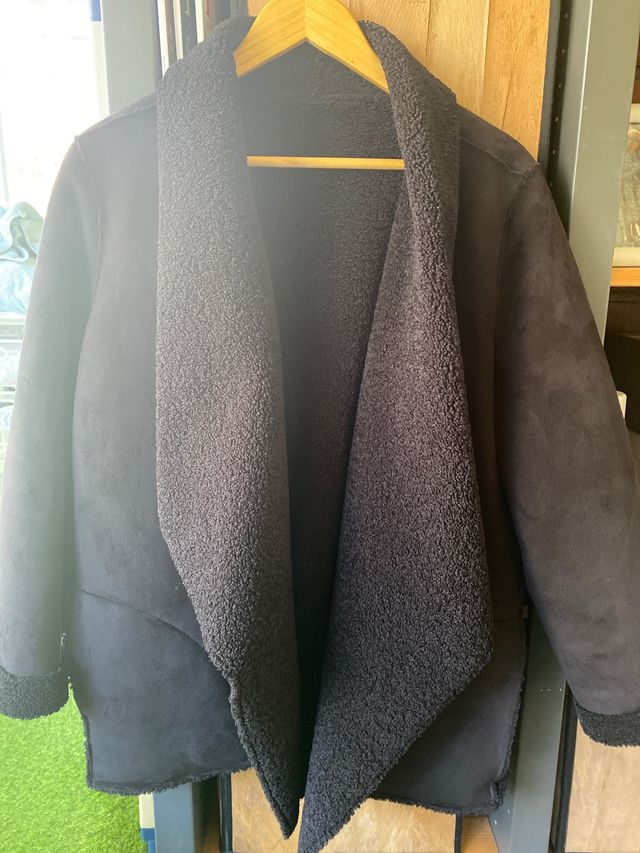 abrigo doble faz negro