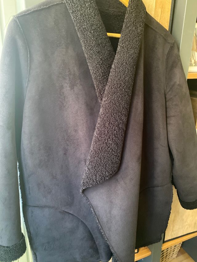 abrigo doble faz negro