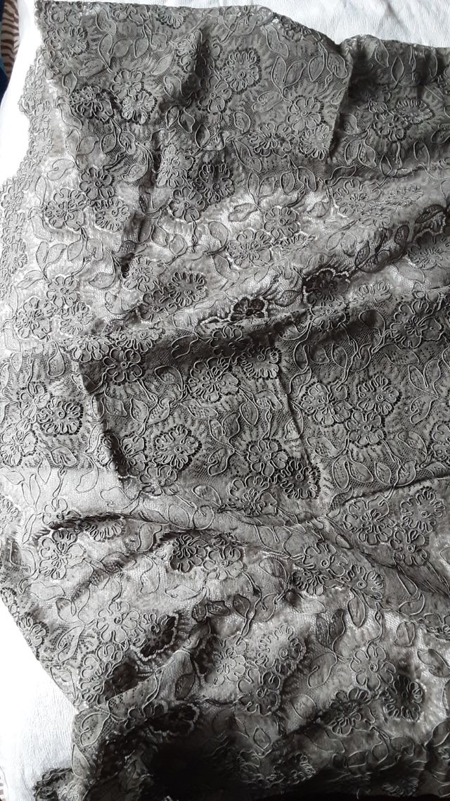 scampolo Pizzo elegante nuovo color tortora