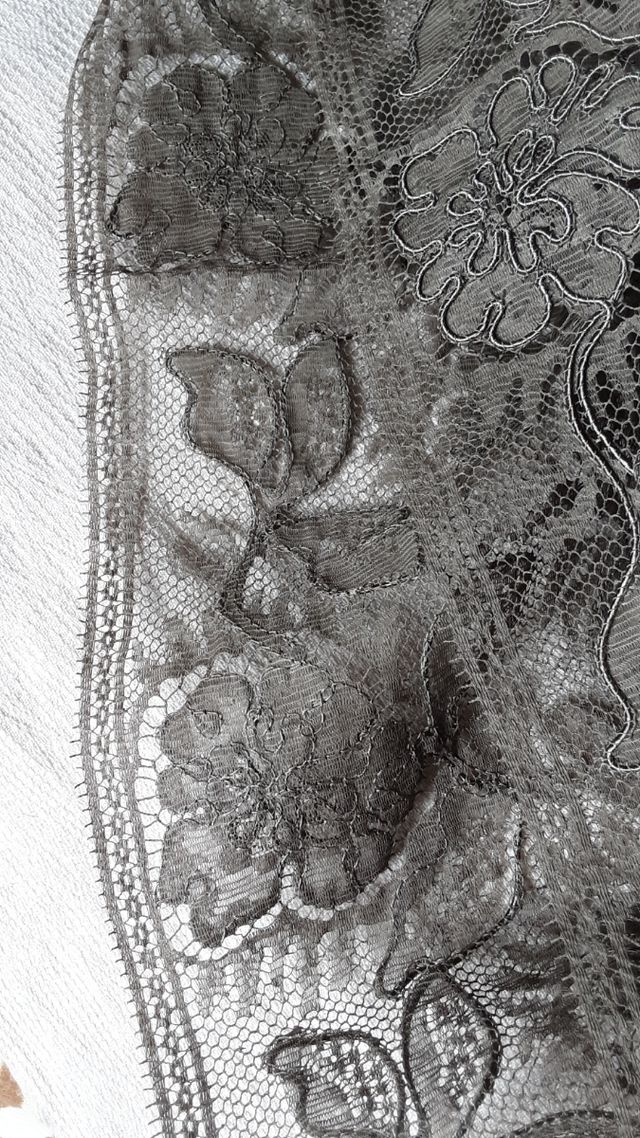 scampolo Pizzo elegante nuovo color tortora