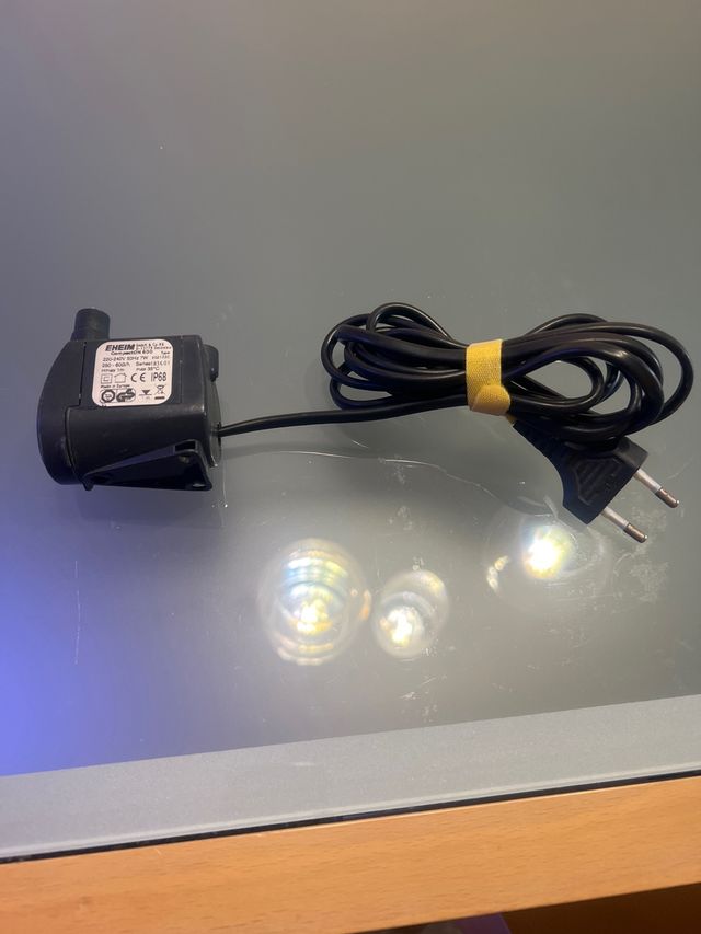 Bomba mini de agua Eheim 600 litros