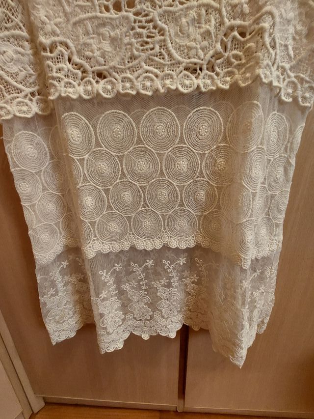 Top de encaje color beige Talla S-M