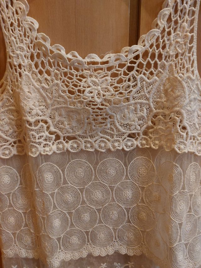 Top de encaje color beige Talla S-M