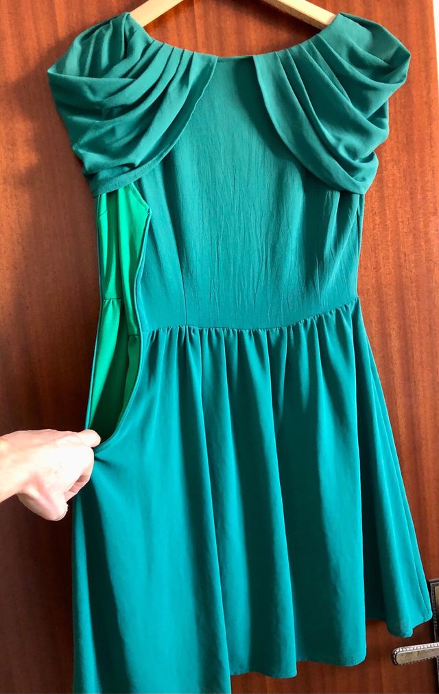 Vestido de fiesta verde cortito
