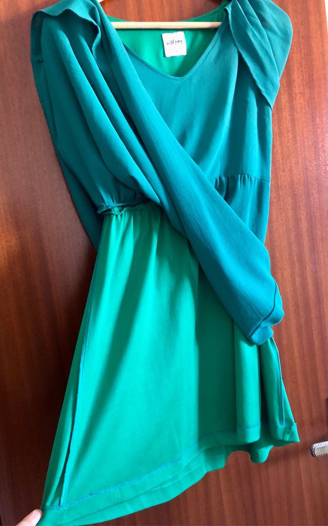 Vestido de fiesta verde cortito