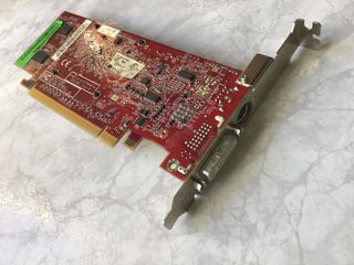 Tarjeta grafica ATI 102 A771B