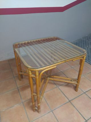 Mesa y sillas
