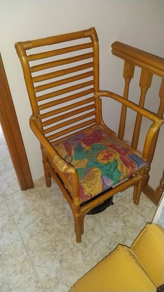 Mesa y sillas