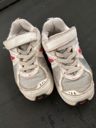 Scarpe da ginnastica Nike 28