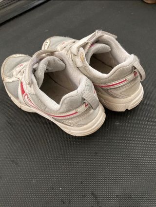 Scarpe da ginnastica Nike 28