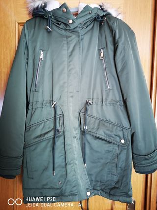 Abrigo verde con pelo de pull and bear
