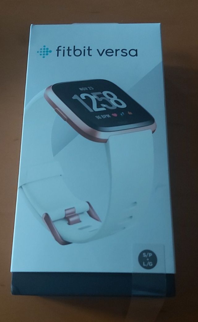 Custodia per smartwatch Fitbit Versa in oro rosa