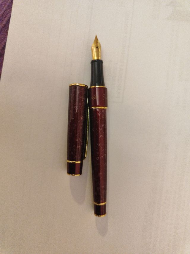 Pluma estilográfica