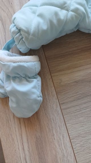 Buzo de bebé azul pastel.Rebajado