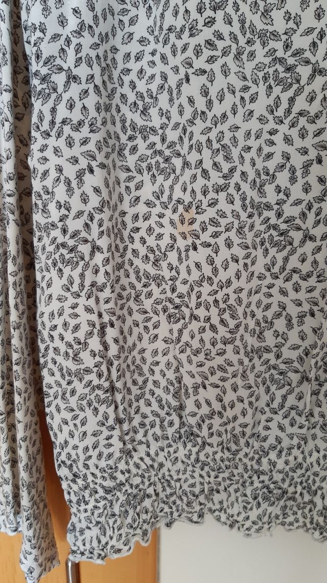 Blusa T.L escote de pico de Sfera