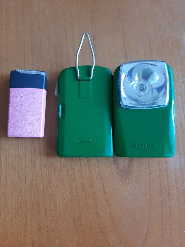 Linterna de pila de petaca.