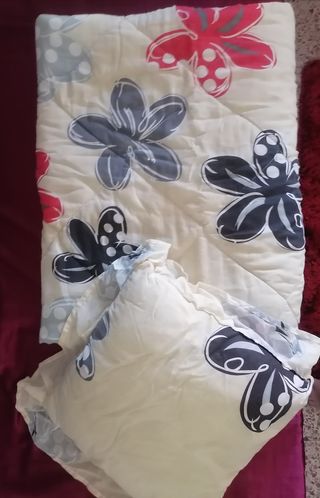 Edredón con cojin a juego  135cm sin uso