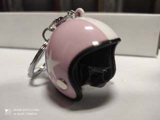 Portachiavi casco rosa . Nuovo 