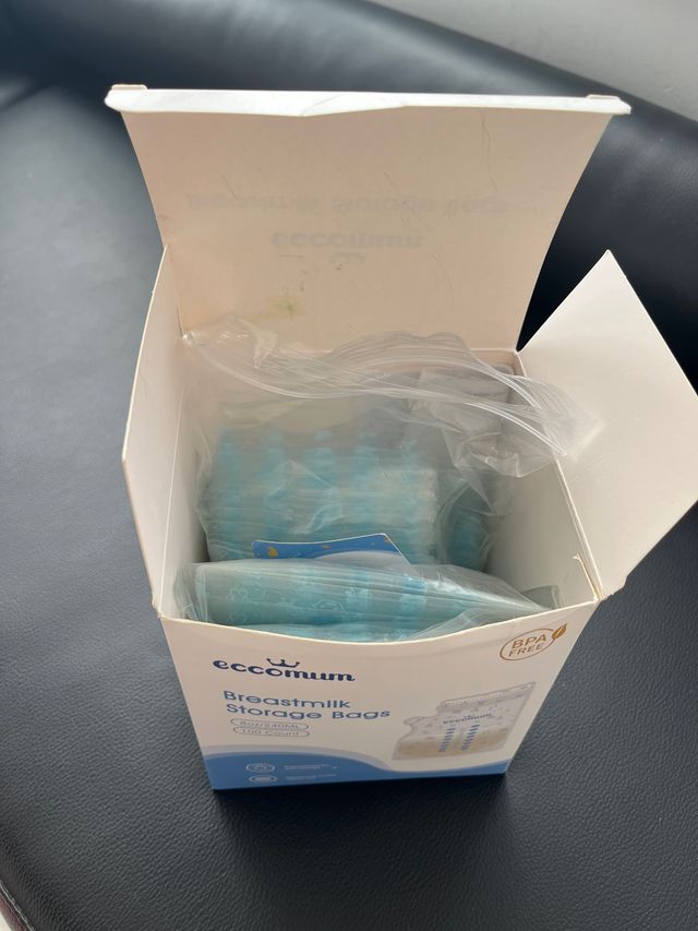 sacaleches Medela + accesorios. Extractor de llet