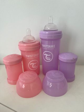 2 biberones nuevos Twistshake + porta leche polvo