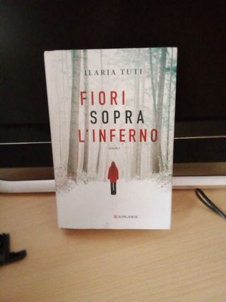 Libro  fiori sopra l'inferno 