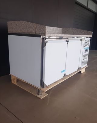 MESA PIZZERA CON MARMOL. REFRIGERADA 1500 2PT