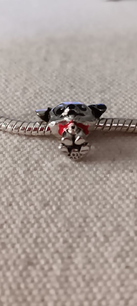 Charm Dálmata plata 925