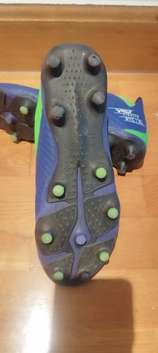 Botas de fútbol niño
