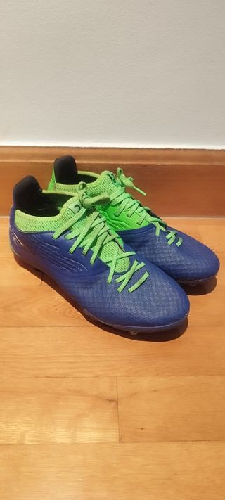 Botas de fútbol niño