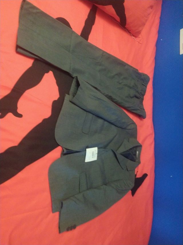 Traje de niño color gris talla 8 nuevo