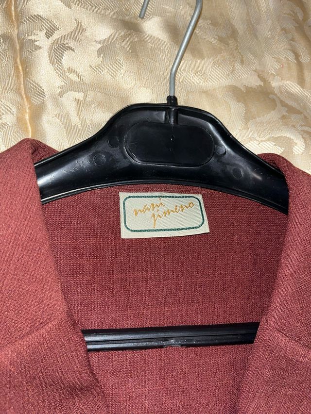 traje entero de mujer, chaqueta y pantalón